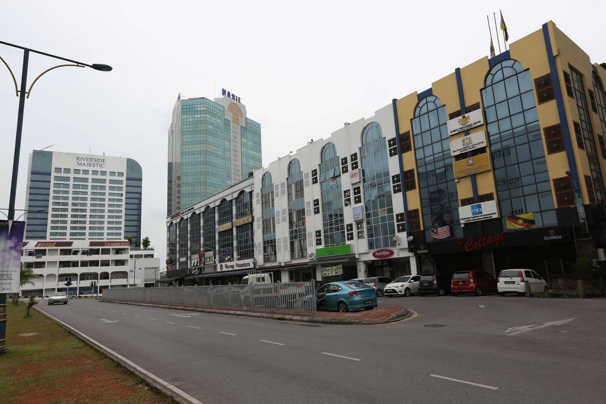 Hero Hostel Kuching Exteriér fotografie